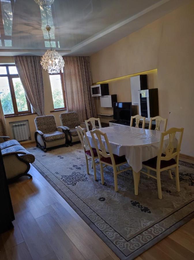 2 Room Flat Almati Kültér fotó