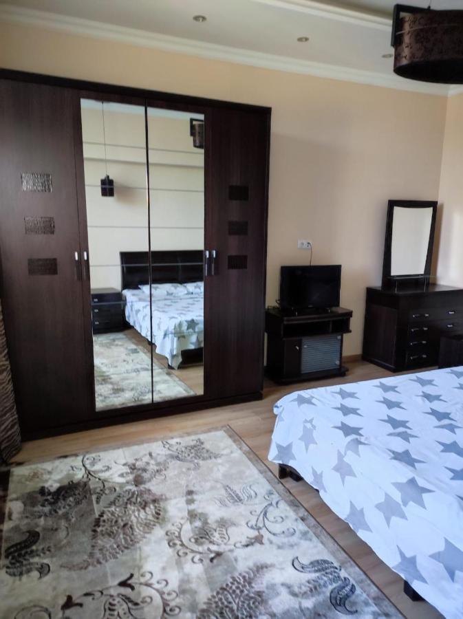 2 Room Flat Almati Kültér fotó